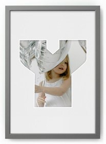 Ramka LITERKA "Y" Szara. Ramka z passe partout o rozmiarze 21x30 cm