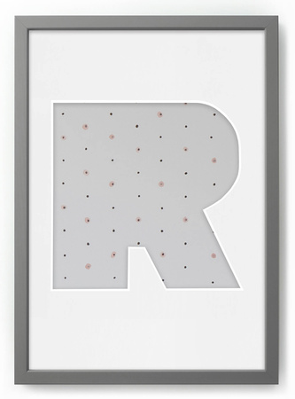 Ramka LITERKA "R" Szara. Ramka z passe partout o rozmiarze 21x30 cm