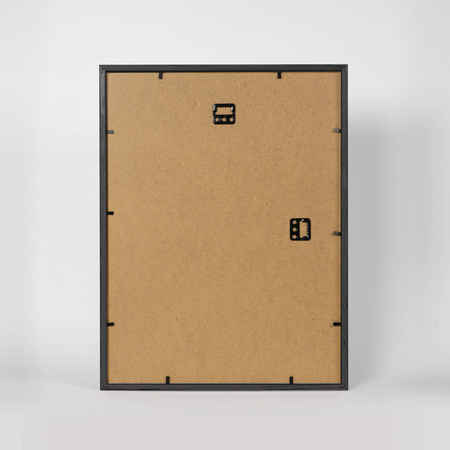 Czarna ramka na weselną pamiątkę z passe partout 30x40 cm