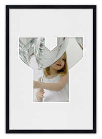 Ramka LITERKA "Y" Czarna. Ramka z passe partout o rozmiarze 21x30 cm