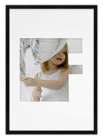 Ramka LITERKA "F" czarna - Ramka z passe partout o rozmiarze 21x30 cm