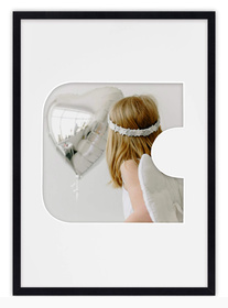 Ramka LITERKA "C" czarne - Ramka z passe partout o rozmiarze 21x30 cm