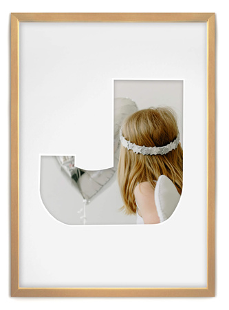 Ramka LITERKA "J" jasne drewno. Ramka z passe partout o rozmiarze 21x30 cm
