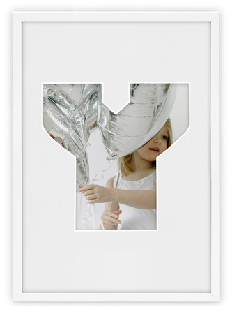 Ramka LITERKA "Y" Biała. Ramka z passe partout o rozmiarze 21x30 cm