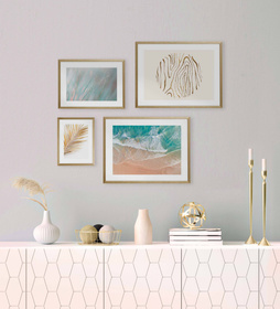 Zestaw plakatów Gold Commitment w ramach z litego drewna w kolorze złotym