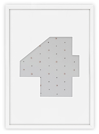 Ramka CYFERKA "4" Biała. Ramka z passe partout o rozmiarze 21x30 cm
