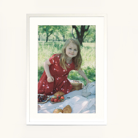 Ramka biała HEN PASS 1 z passe-partout – rozmiar 50X70 cm (okienko 40x60 cm)