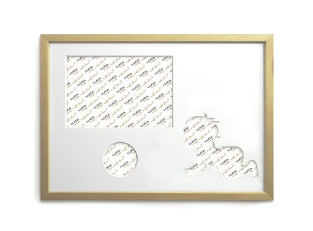 Ramka na zdjęcia do pokoju dziecięcego jasne drewno. Ramka z passe partout o rozmiarze 21x30 cm