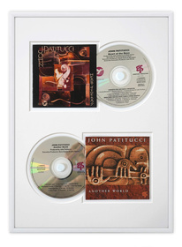 Ramka na 2 płyty CD w kolorze białym. Ramka aluminiowa o rozmiarze 30x40 cm