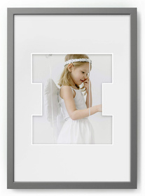 Ramka LITERKA "I" Szara. Ramka z passe partout o rozmiarze 21x30 cm
