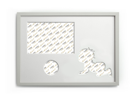 Ramka na zdjęcia do pokoju dziecięcego biała. Ramka z passe partout o rozmiarze 21x30 cm