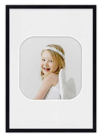 Ramka LITERKA "O" Czarna. Ramka z passe partout o rozmiarze 21x30 cm