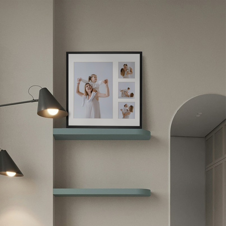 Foto Galeria 40x40 cm kolor czarny - ramka z passe partout na 4 zdjęcia 21x30 cm i 9x9 cm