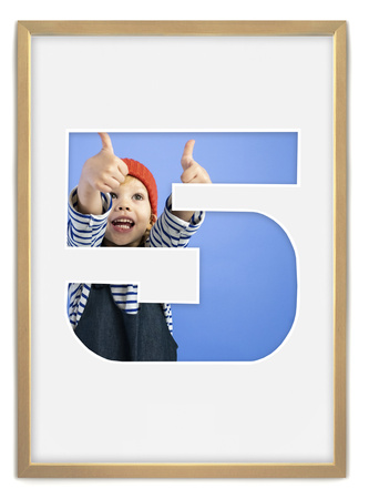 Ramka CYFERKA "5" Naturalne Drewno. Ramka z passe partout o rozmiarze 21x30 cm
