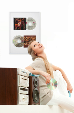 Ramka na płytę CD w kolorze czarnym. Ramka aluminiowa o rozmiarze 30x40 cm