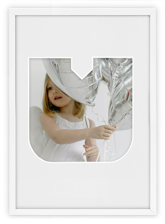 Ramka LITERKA "U" Biała. Ramka z passe partout o rozmiarze 21x30 cm