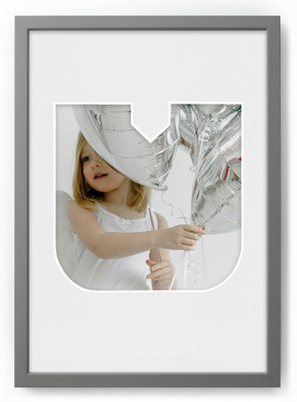 Ramka LITERKA "U" Szara. Ramka z passe partout o rozmiarze 21x30 cm