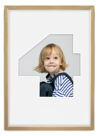 Ramka CYFERKA "4" Naturalne Drewno. Ramka z passe partout o rozmiarze 21x30 cm