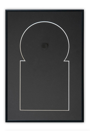 Ramka na płytę CD w kolorze czarnym. Ramka aluminiowa o rozmiarze 21x30 cm