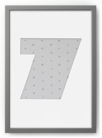 Ramka CYFERKA "7" Szara. Ramka z passe partout o rozmiarze 21x30 cm