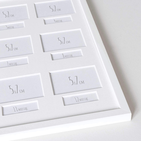 Ramka na zdjęcia kalendarz PIERWSZY ROCZEK DZIECKA - CHŁOPIEC. Ramka z passe partout o rozmiarze 30x40 cm