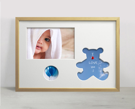 Ramka na zdjęcia do pokoju dziecięcego jasne drewno. Ramka z passe partout o rozmiarze 21x30 cm