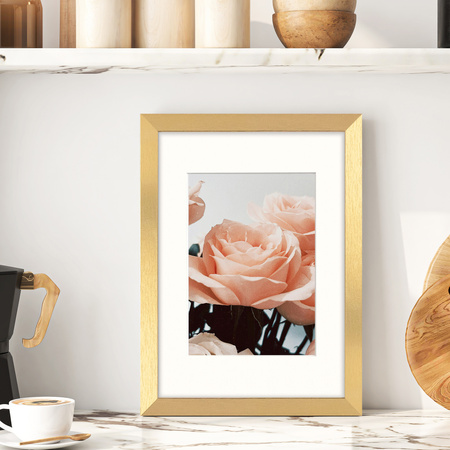 Ramka złota HEN PASS Z z passe-partout – rozmiar 21x29,7 cm (okienko 15x21 cm)