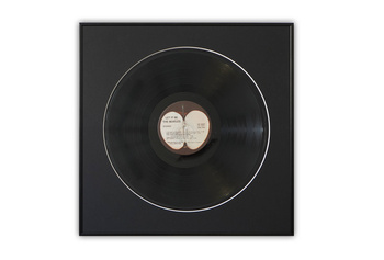 Ramka na płytę winylową - czarna. Ramka aluminiowa o rozmiarze 40x40 cm