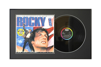 Ramka na płytę winylową - czarna. Ramka aluminiowa o rozmiarze 42x68 cm