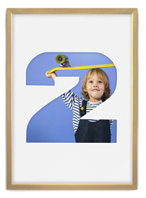 Ramka CYFERKA "2" Naturalne Drewno. Ramka z passe partout o rozmiarze 21x30 cm