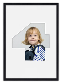 Ramka CYFERKA "4" Czarna. Ramka z passe partout o rozmiarze 21x30 cm